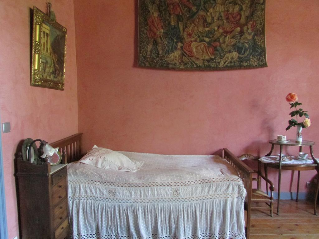 Bed and Breakfast Chateau De La Roche Martel Roiffe Номер фото