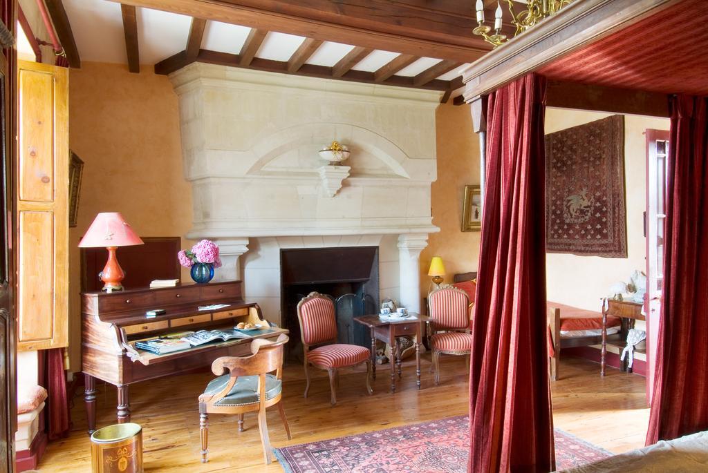 Bed and Breakfast Chateau De La Roche Martel Roiffe Номер фото